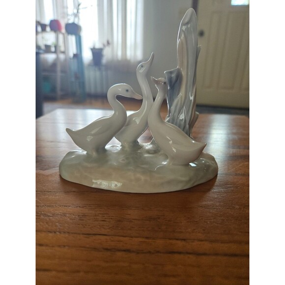 Nao by Llardo Figurine Group of Geese/Ducks Handmade in Spain DAISA 1977 - Picture 1 of 5